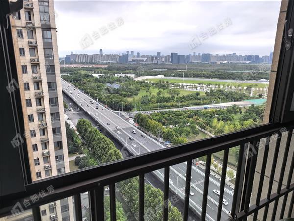 和昌中央城邦(南区)96.7平方米整租精装