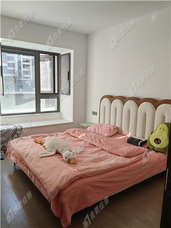 滨奥花园押一付三2980元/月