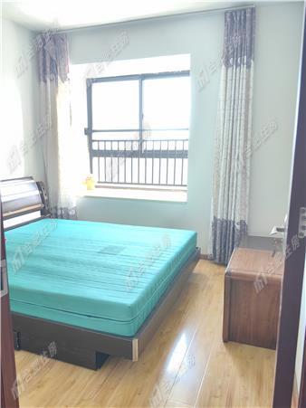 滨湖阳光里押一付三1700元/月
