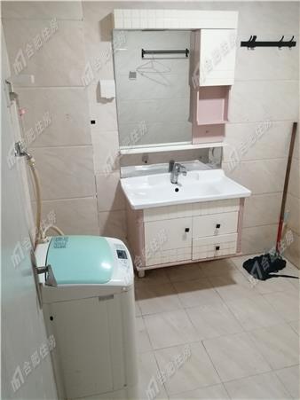 铂澜商务中心1250元/月48.68㎡正南简装