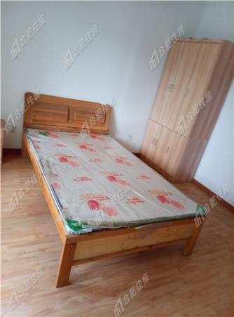 生雅家苑押一付三2400元/月
