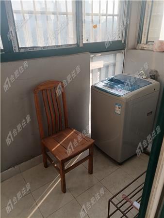丁香家园四期押一付三2200元/月
