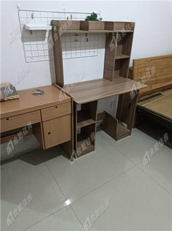 汽修小区100.73平方米整租中装