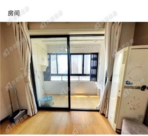 融创城一期押一付三2600元/月