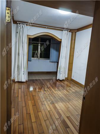 路缘小区77.42㎡精装押一付三