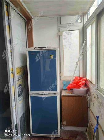 警苑小区1100元/月42.22㎡正南中装