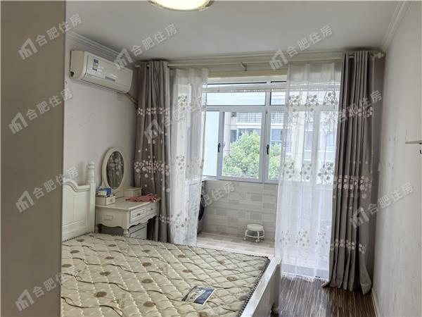 华泰商住楼53.0㎡精装押一付三