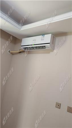 邦泰科技城2550元/月97.4㎡正南精装