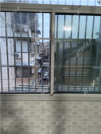 人民巷3号押一付三2100元/月