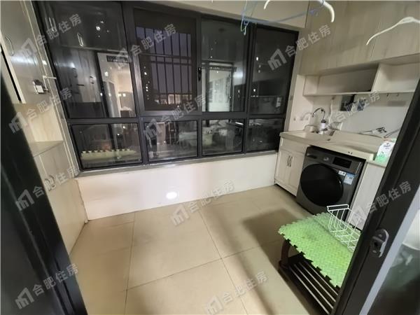 融侨悦城押一付一2300元/月