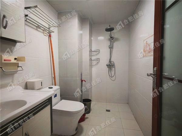 瑶海区三户室70.63平米正南11层