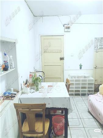 二建三处小区押一付三1100元/月