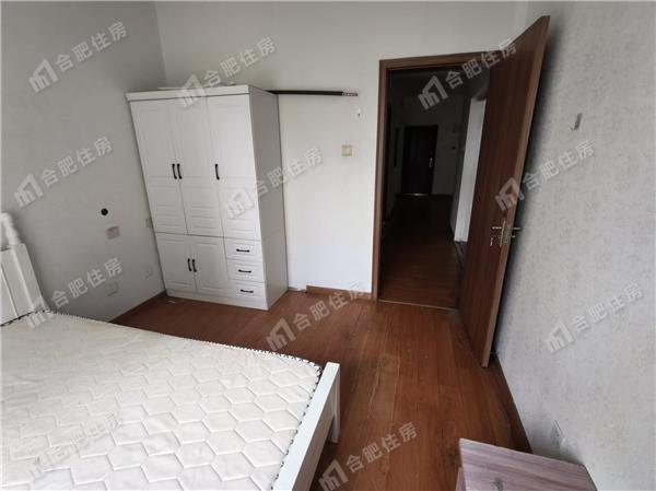 万成华府1400元/月77.40㎡正南简装