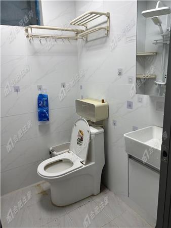 香江欧尚大厦1500元/月74.22㎡东南精装