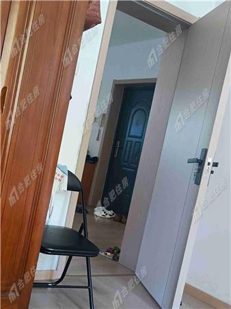 紫桐新村(C区.D区)押一付三1400元/月