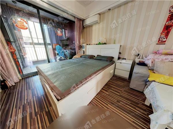 万科金域华府公寓48.88平方米整租精装