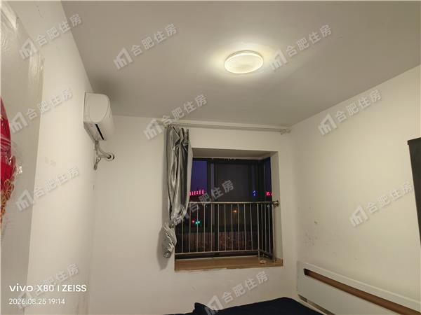 文忠苑2期押一付三1300元/月