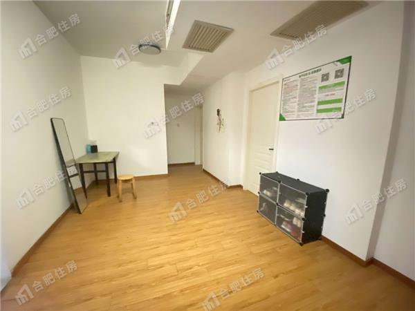 蜀山区湖东景园南区四户室1350元