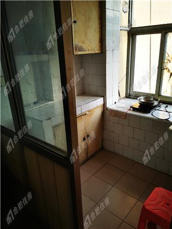 长江东路470号押一付三700元/月