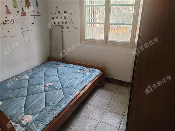 琥珀南村押一付三1350元/月
