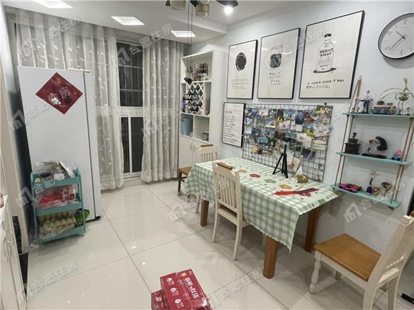 高新区三户室120平米正南26层