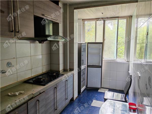银杏苑小区押一付三2000元/月