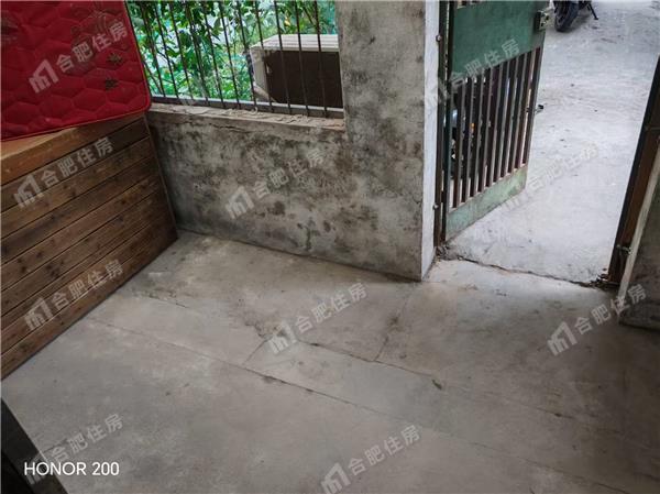 庐阳区双岗金龙公寓，2/1，一楼有院子，1450元中装能停车